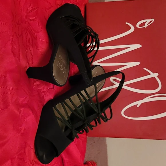 Shoes - Picture 1 of 2